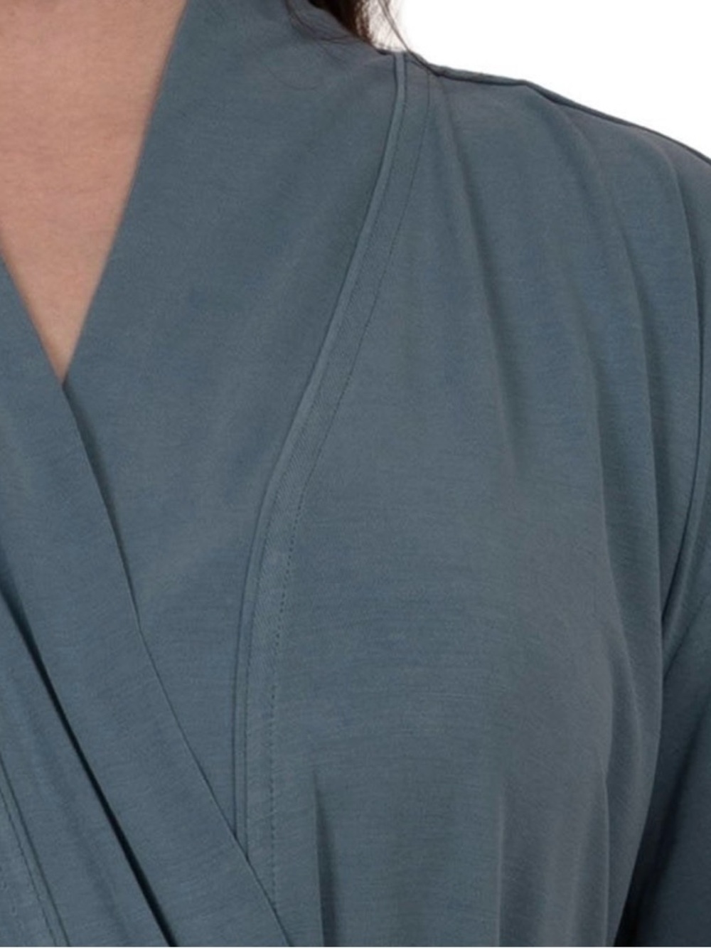 Barefoot Dreams Cozy Wrap Robe in Seashore - Large or Medium - Picture 4 of 10